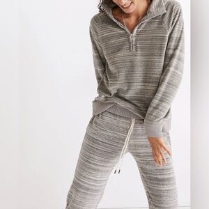 Women’s MADEWELL MWL Velour Space-Dyed Half-Zip
Sweatshirt and Jogger SET Size M